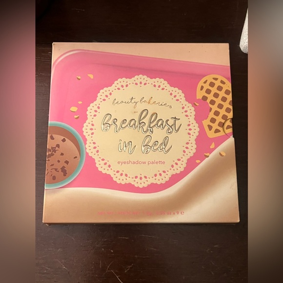 NWT Beauty Bakerie breakfast in bed eyeshadow palette - Picture 1 of 2